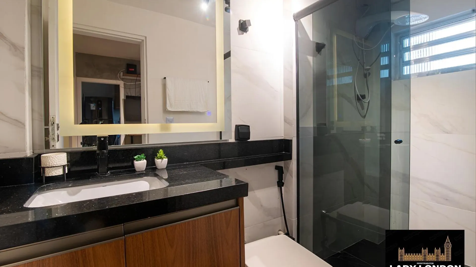 Lady London Apartamentos Paulista 2 Quartos Ar-Condicionado Estacionamento Gratis Na Rua Herculano De Freitas Bela Vista Proximo A Av Paulista Hospital Sirio Libanes E Shopping Frei Caneca Sao Paulo